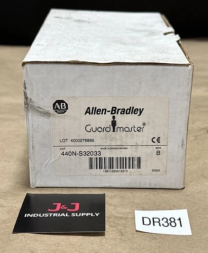 NEW Allen Bradley 440N-S32033