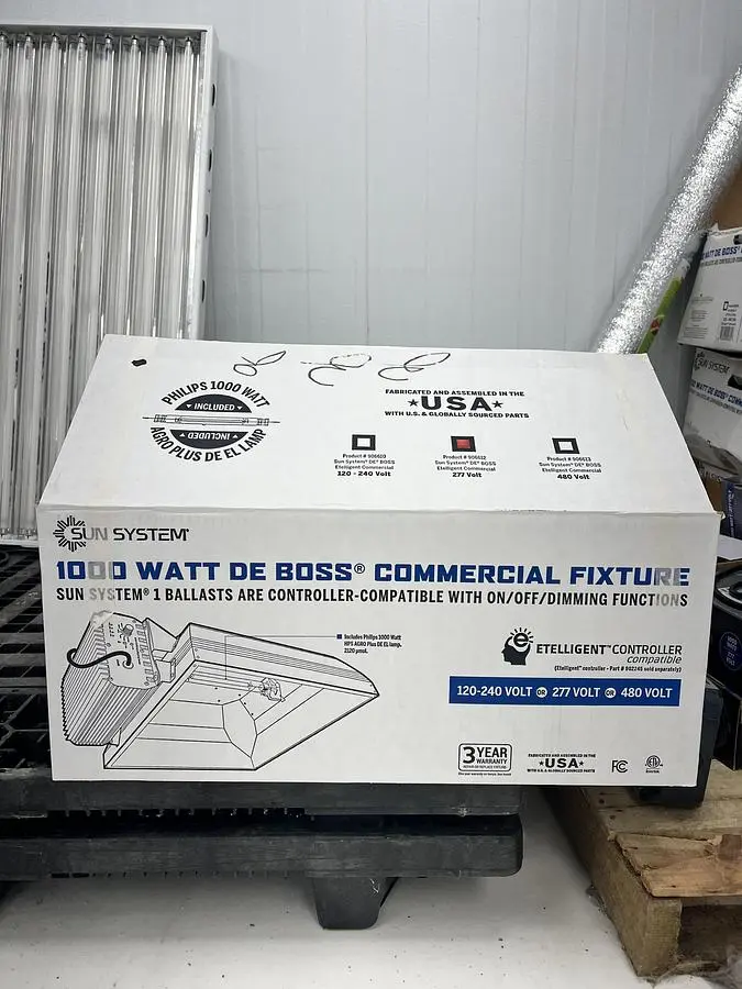 Sun System 1000 Watt DE Boss Commercial Fixture and Bulb - 277 Volt