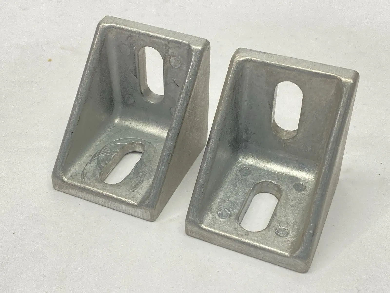 XCFA 44 B | Flexlink  Angle Bracket Gusset 42 x 42 LOT OF 2 - Used