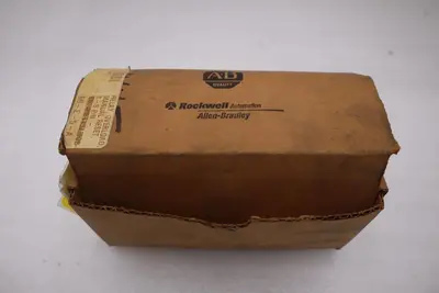Allen Bradley 815-D0V4 Ser K Manual Size 3 Heater Overload Base - STOCK 5718CC