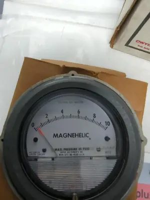 New | in-Stock DWYER 2010MP Universal Pressure Meters Ohio US | Surplus Asset Holdings #1246631