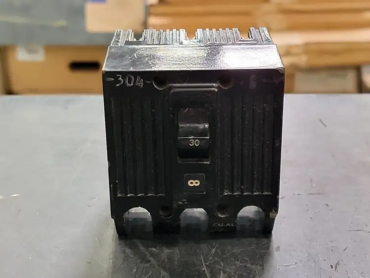 Used GENERAL ELECTRIC TQL330 Switchgears British Columbia CA | Lenmark #241553