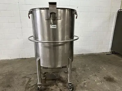 180 Gallon Cone-Bottom Tank
