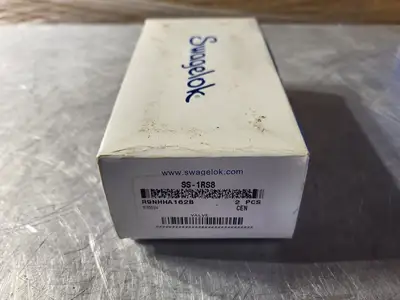 NEW SWAGELOK SS-1RS8