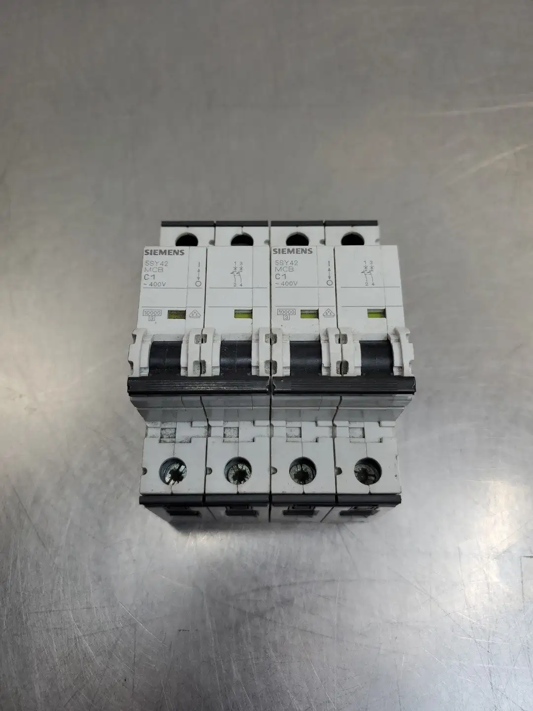 USED Siemens 5SY4201-7 Circuit Breaker, 1A, 2 Pole, 400V,
