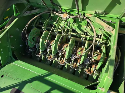 USED 2016 JOHN DEERE L340