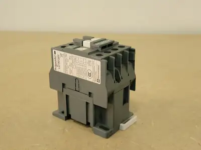 USED SCHNEIDER ELECTRIC LC1N1201B5