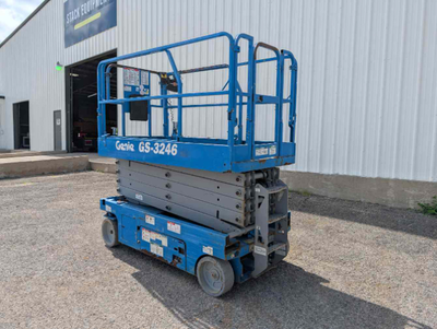 USED 2018 Genie GS-3246