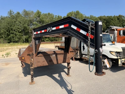 Used 2010 PJ GOOSENECK DECKOVER TRI-AXLE Deckover Trailers Michigan US | Miedema Asset Management Group #1338391