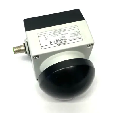 USED SIEMENS COMMAND DEVICE ENCLOSURE, LARGE BLACK MOMENTARY PUSHBUTTON