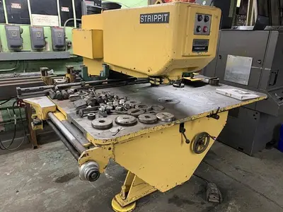 Strippit Fabricator Super 30″ x 30 Ton Semi-Automatic Punch Press with Tooling
