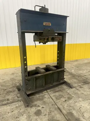 USED DAKE 6-650