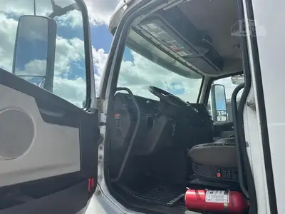 Used 2017 VOLVO VHD84F200 Dump trucks South Carolina US | Palmetto Machinery #1427259