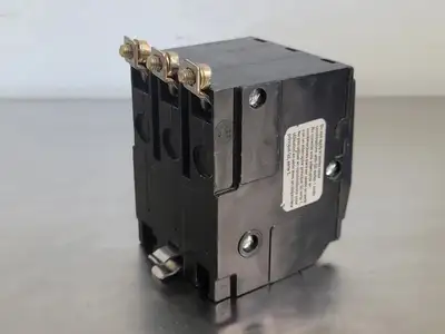 USED SQUARE D QOB330
