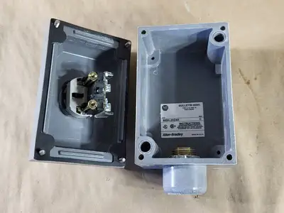 NEW ALLEN-BRADLEY 800H-R3HA4RL