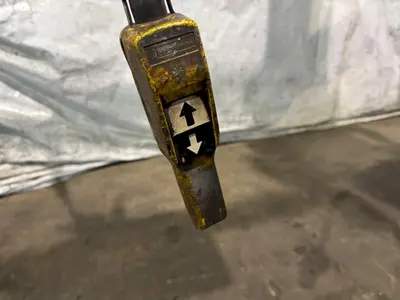 YALE 1000 LB. HOIST. STOCK # 1010724