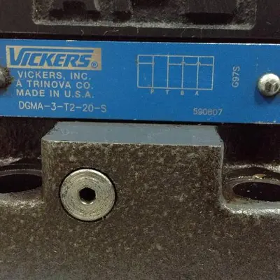 USED VICKERS CVCS25D3S210S32A99AP110Z108