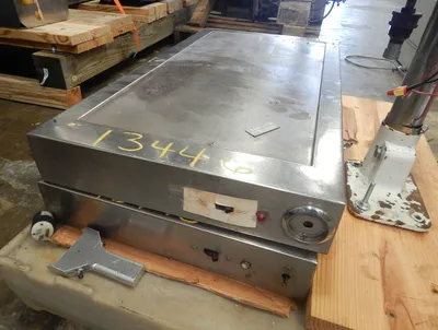 USED LIPSTICK MOLD HEATING TABLE HEATING TABLE