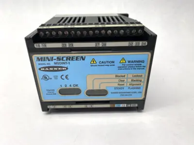 USED BANNER ENGINEERING MINI-SCREEN DIN CONTROL MODULE BLANKING 2-BEAM FLOATING 44469
