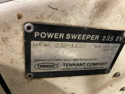 TENNANT 235EV Hoppers | Mohawk Machinery (7)