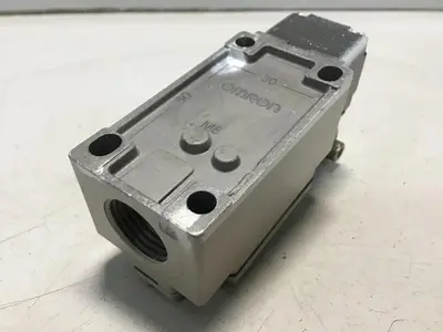 USED OMRON D4B-2115N-R