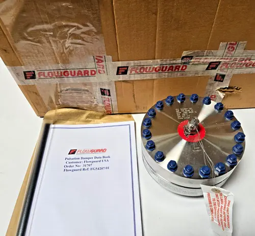 FlowGuard Pulsation Dampener FG 54207/01 FD-20-70-NTF-SS-A-1" NPT CoorsTek