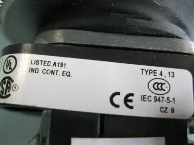 USED Allen-Bradley 800TC-FXJQ24RA1