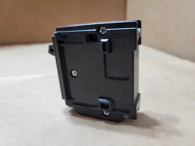 Used SCHNEIDER ELECTRIC CHOM120 Switchgears British Columbia CA | Lenmark #1438659