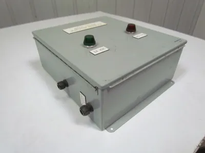 Sola Hoffman SLS-24-024T 1614CH 24VDC Regulated Power Supply in enclosure panel