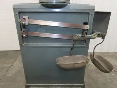Toledo 2081 Vintage Platform Scale 225 lbs Honest Weight Model 2081