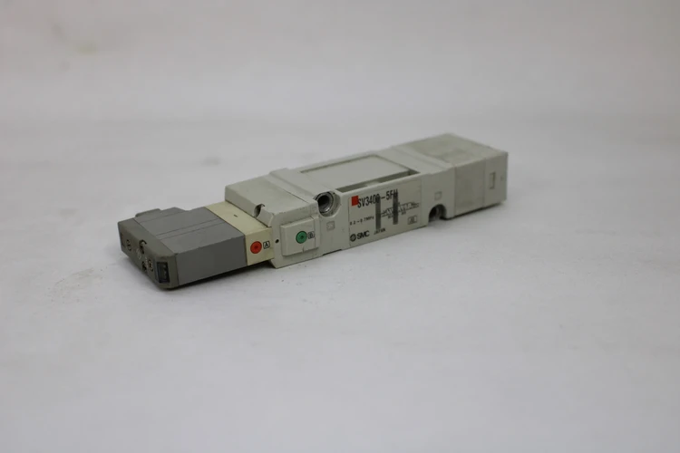 Used SMC SV3400-5FU Solenoid Valves | Industrial Parts R Us Inc. #360665