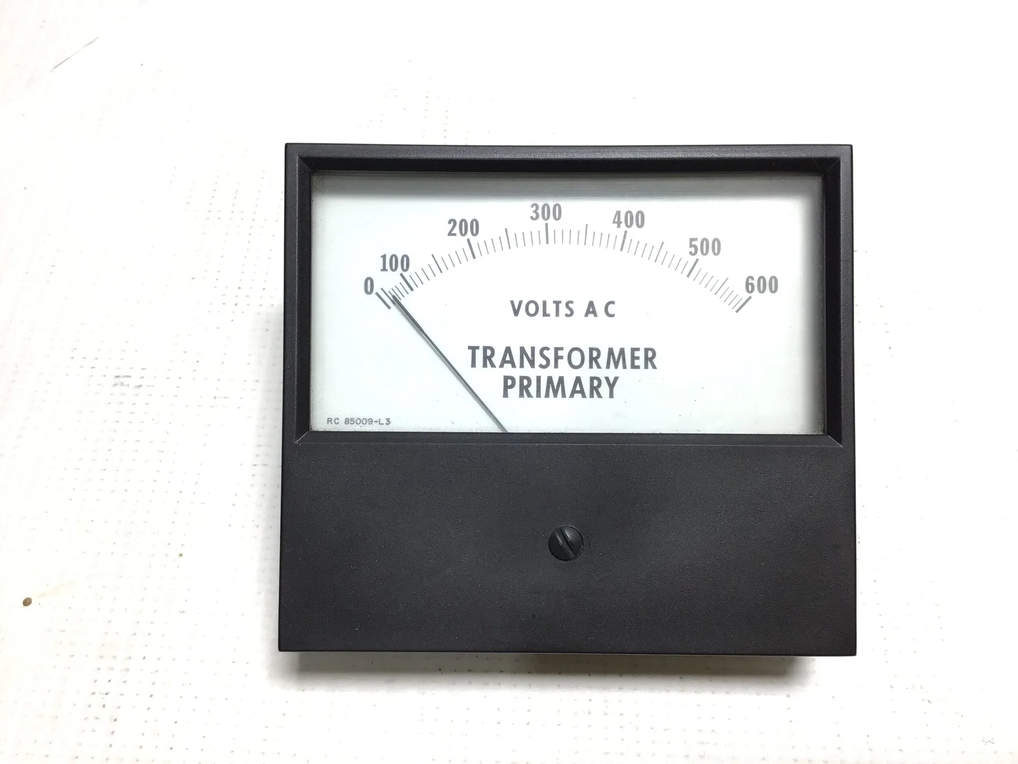 TTT Triplett RC 85009-L3 Transformer Primary Panel Meter 0-600 Volts AC