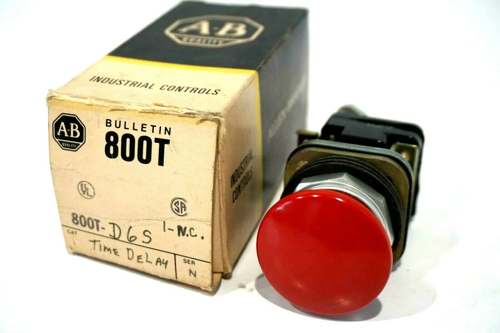 NEW ALLEN BRADLEY 800T-D6S PUSH BUTTON SER.N 800TD6S