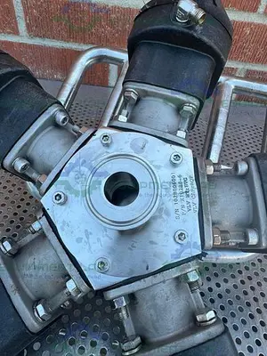 USED 5 ITT PURE FLO ADVANTAGE STAINLESS STEEL DIAPHRAGM VALVE W/ 1" SANITARY FITTING