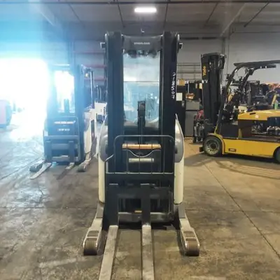 USED 2016 CROWN RR5725-45