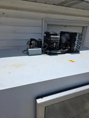 Used Leer Used Leer 401UA33MG Model 40 Glass Door Indoor Ice Merchandiser Freezer - 115V Display Freezers Illinois US | Falcon Restaurant Supply #1373678