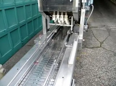IAC Model 20000 Uncaser