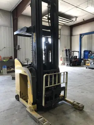 USED 2012 YALE NR045EA