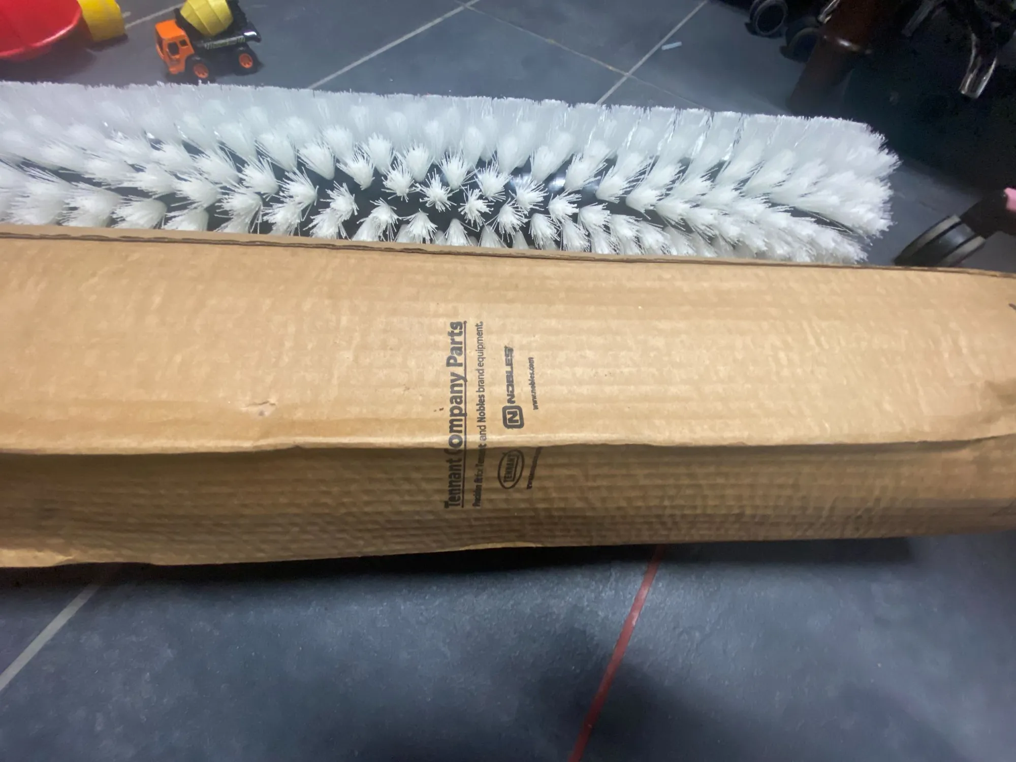 NEW TENNANT MODEL 3580 FLOOR SCRUBBER