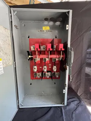 LOT OF VARIOUS ELECTRIC DISCONECTS AND PANAL BOXES