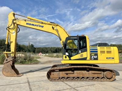 USED 2014 Komatsu PC210LC-10