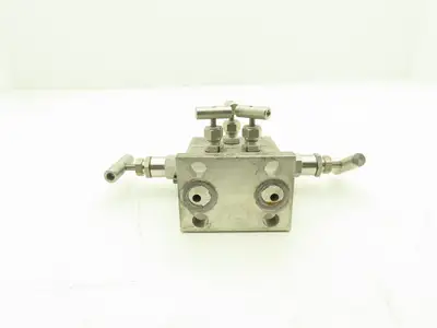 Swagelok SS-V5NBF8-FL-G-SG 5 Valve Instrument Manifold SS Ball Tip 1/2" NPT