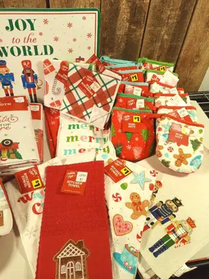Huge Lot of Christmas (Table Mats, Kitchen towels, etc.)