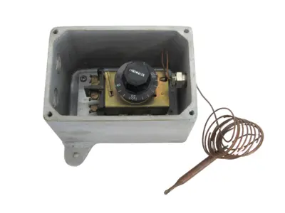 NEW CHROMALOX AR-115LT TEMP CONTROLLER 0-100F AR115LT