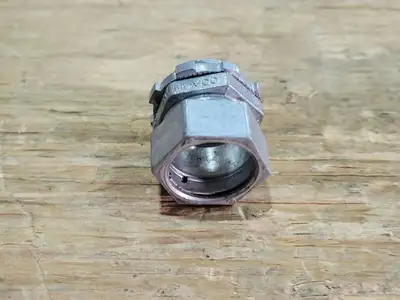NEW THOMAS BETTS TC212