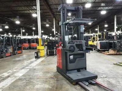 USED 2018 RAYMOND 560-OPC30TT
