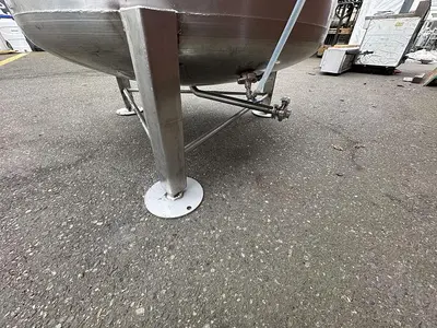 825 Gal. Brite Tank