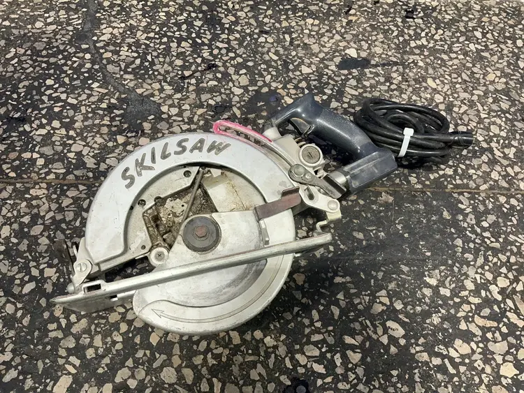 Used SKILSAW 825 Woodworking Saws Ohio US | HGR 24 #1457503