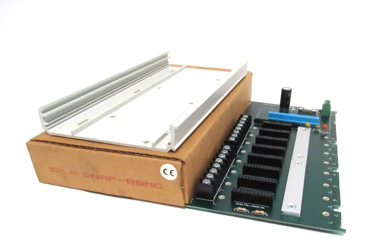 NEW OPTO 22 SNAP-B8MC MOUNTING RACK SNAPB8MC