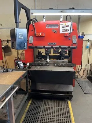 1997 AMADA RG35S Press Brakes | Machinery Network (1)